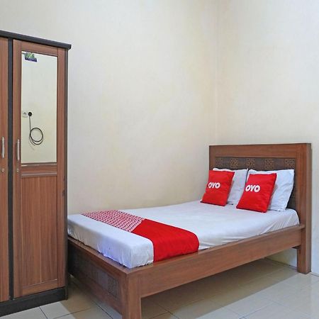 Oyo 91762 Green Home Stay Syariah 普哇加达 外观 照片