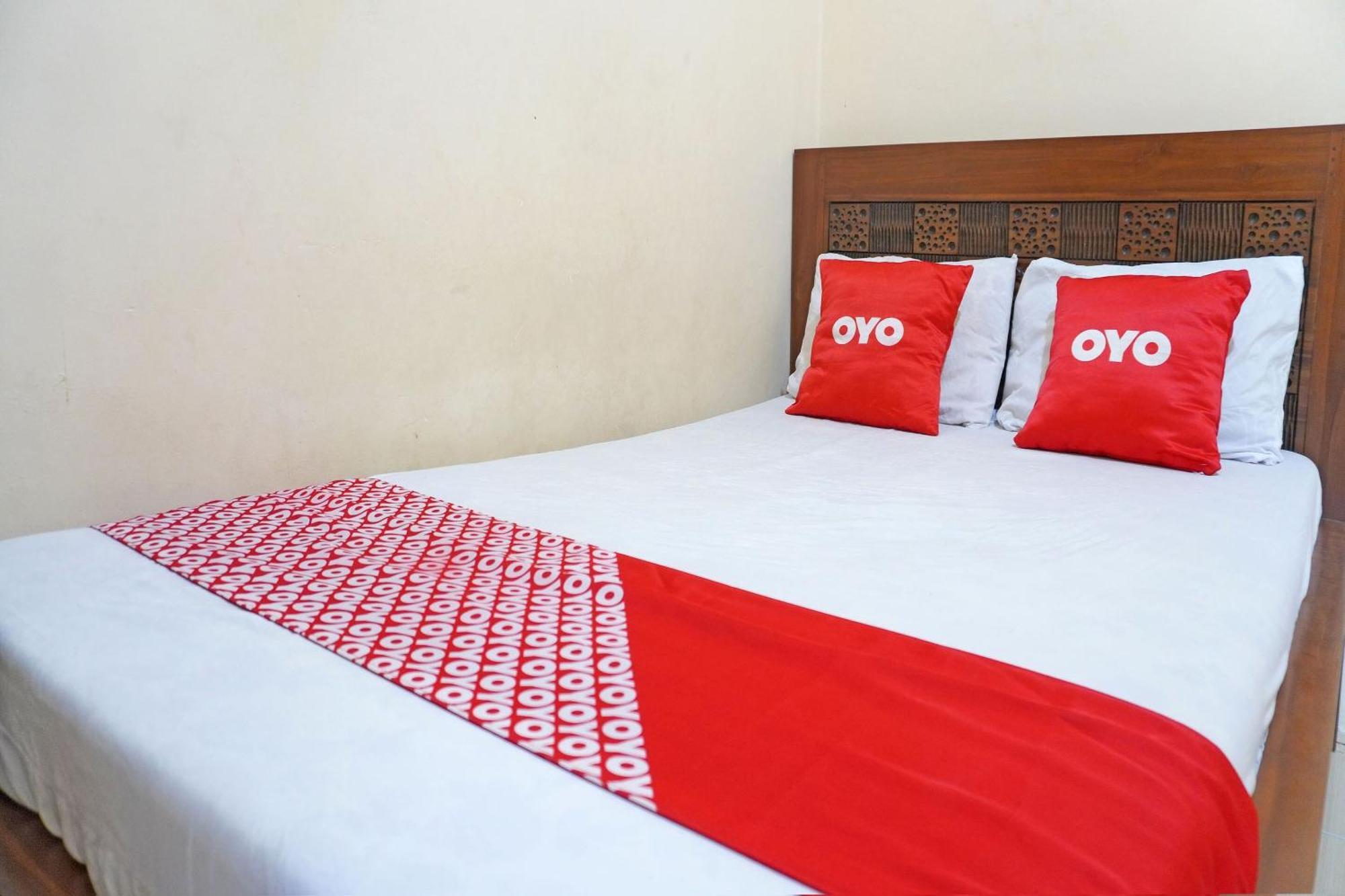 Oyo 91762 Green Home Stay Syariah 普哇加达 外观 照片