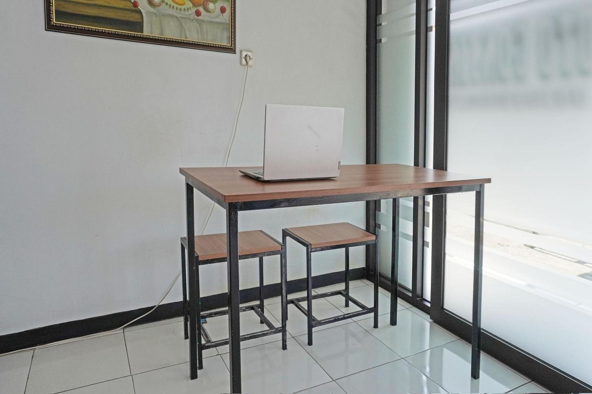 Oyo 91762 Green Home Stay Syariah 普哇加达 外观 照片