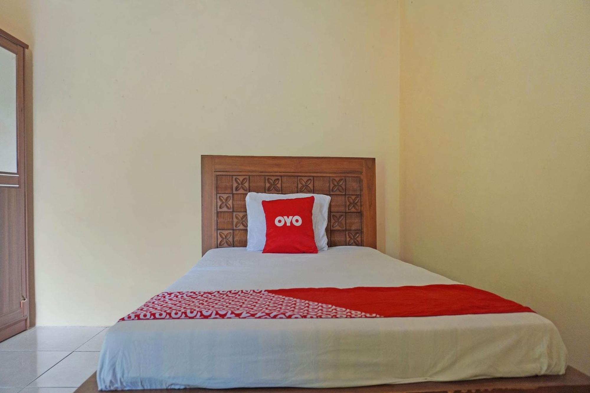 Oyo 91762 Green Home Stay Syariah 普哇加达 外观 照片